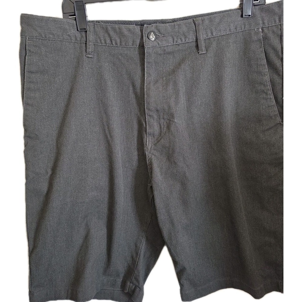 Volcom Men's Charcoal Gray Stretch Shorts Size 36 Skater Streetwear 10" Inseam